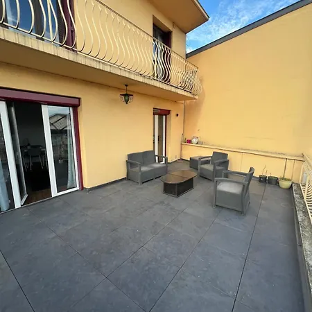 Le Toit Des Volcans - 8 Couchages - Terrasse Privee Et Wifi * Clermont-Ferrand