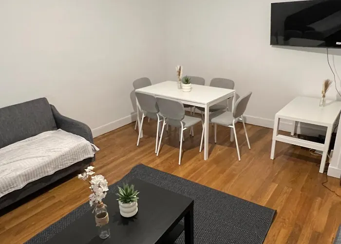 Le Toit Des Volcans - 8 Couchages - Terrasse Privee Et Wifi Lejlighed Clermont-Ferrand