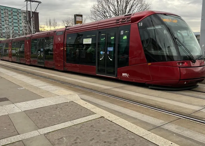Daire Le Toit Des Volcans - 8 Couchages - Terrasse Privee Et Wifi Clermont-Ferrand